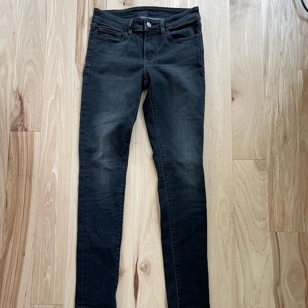 Charcoal skinny Levi’s